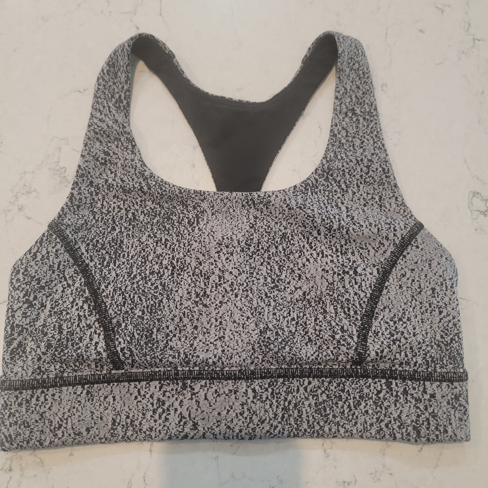 Lululemon Circuit Breaker power luxtreme spray jackard white black bra size 4